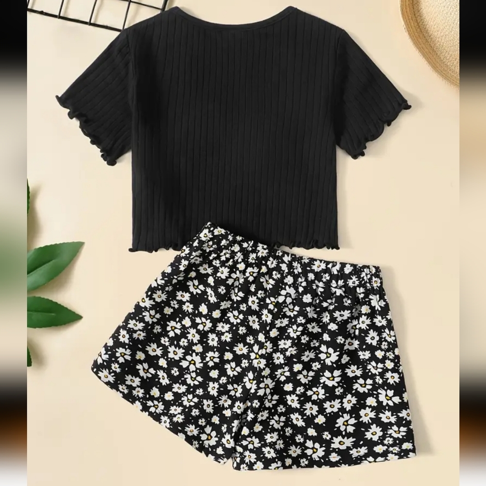 Black Ribbed Top with Floral Print Shorts - Picture 2 of 5